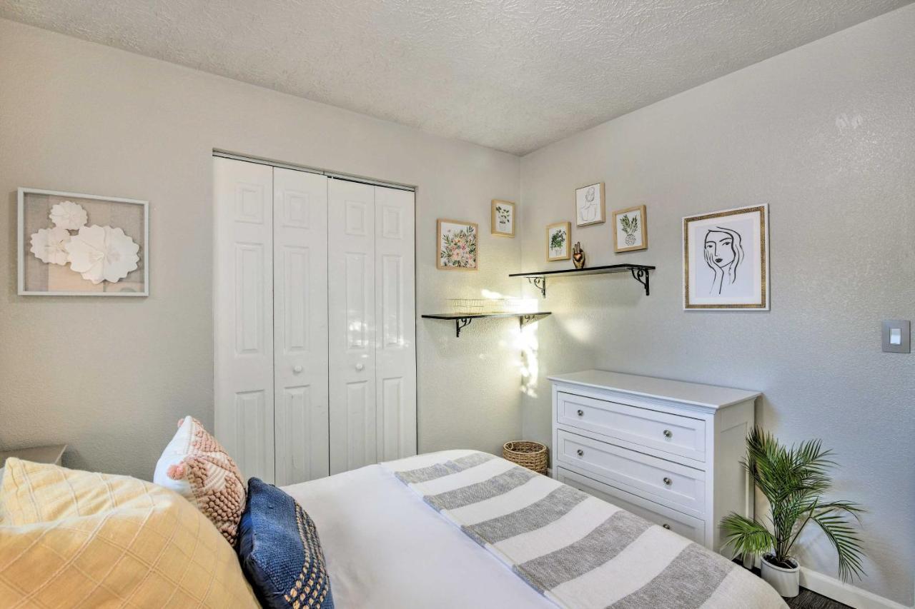 Updated Townhome Near Airport And Shopping! Анкоридж Экстерьер фото