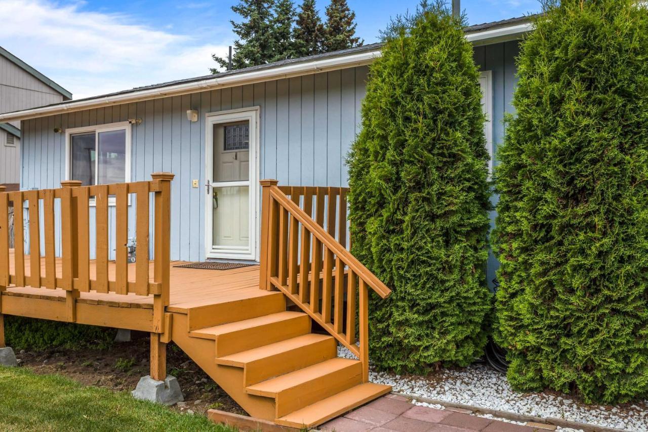 Updated Townhome Near Airport And Shopping! Анкоридж Экстерьер фото