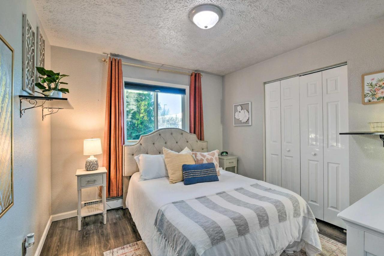 Updated Townhome Near Airport And Shopping! Анкоридж Экстерьер фото