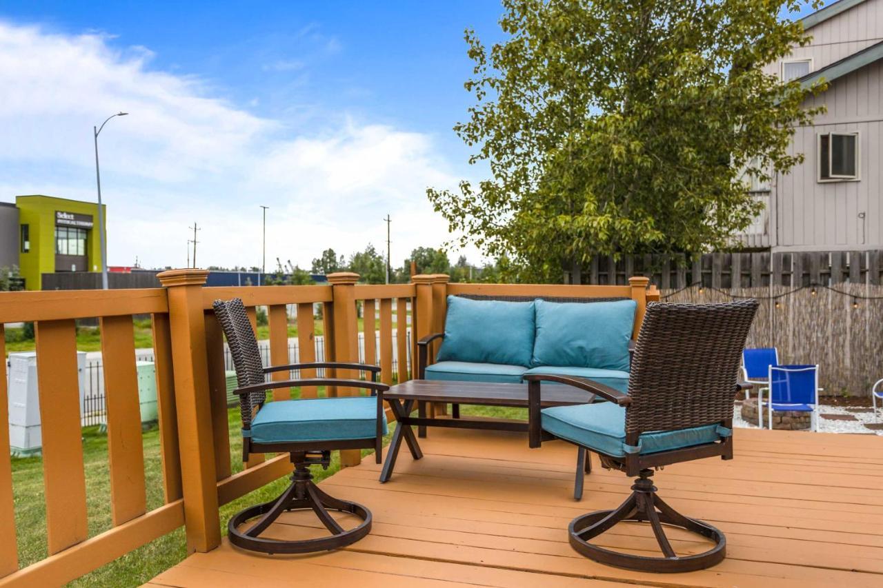 Updated Townhome Near Airport And Shopping! Анкоридж Экстерьер фото