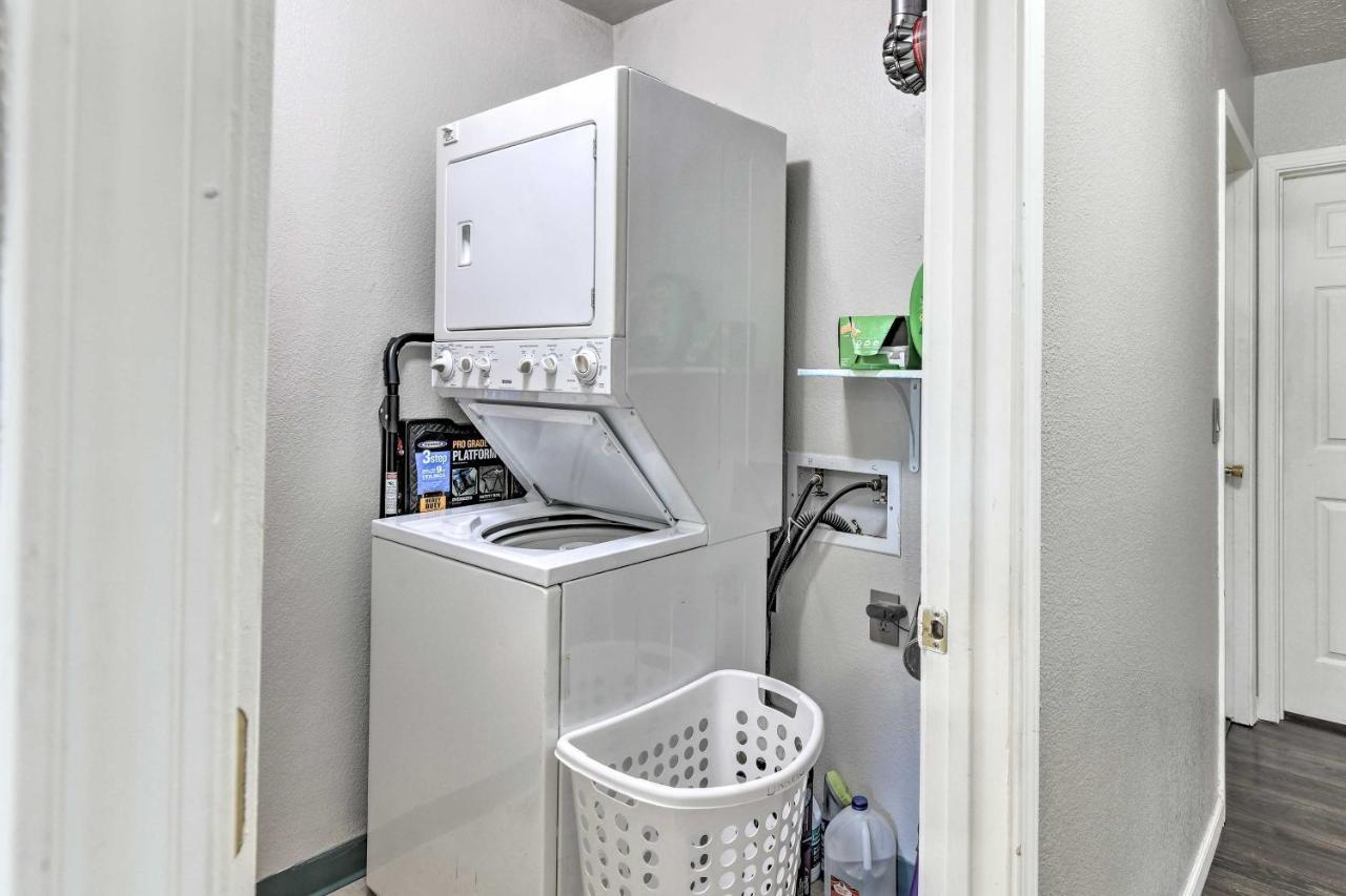 Updated Townhome Near Airport And Shopping! Анкоридж Экстерьер фото
