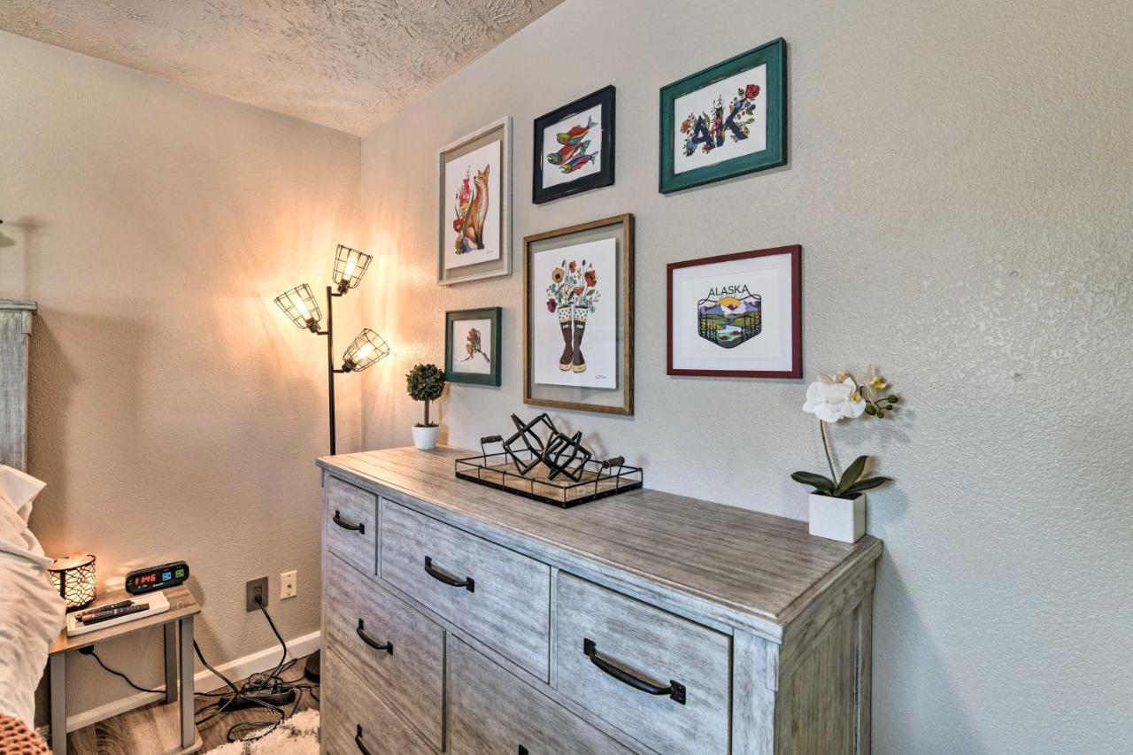 Updated Townhome Near Airport And Shopping! Анкоридж Экстерьер фото